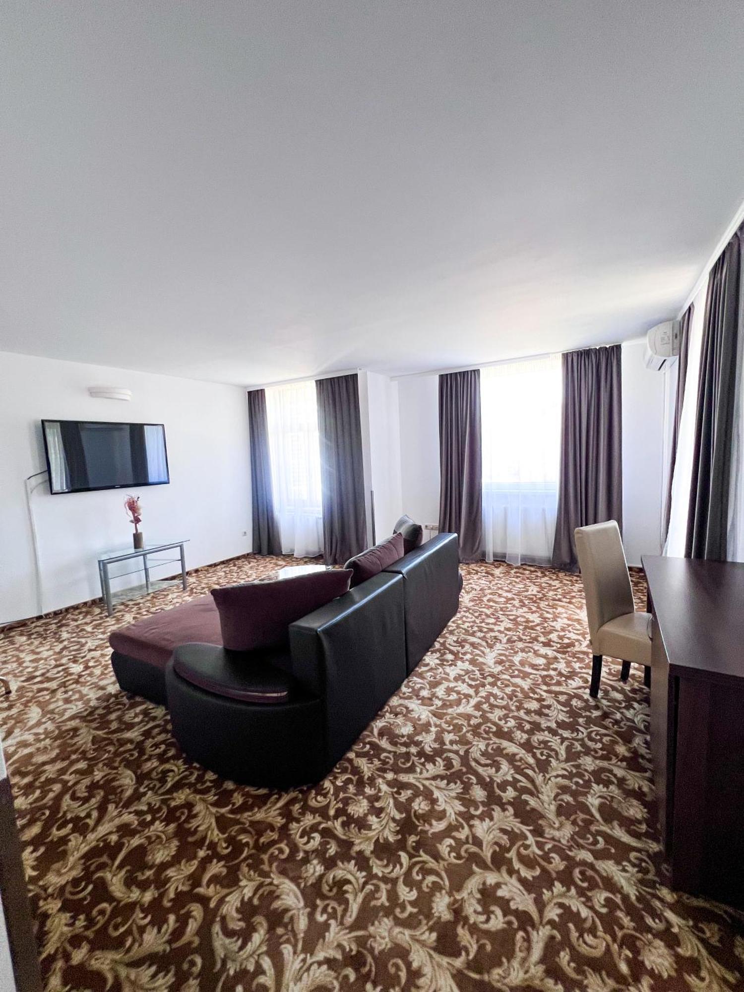 Hotel Neon 3*